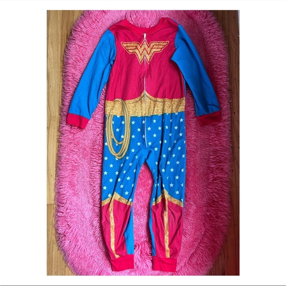 DC Comics Other - DC COMICS WONDER WOMAN PAJAMAS KIDS 6/6X